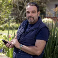 A man in his forties outdoors, the everyday Erectrozil customer profile
